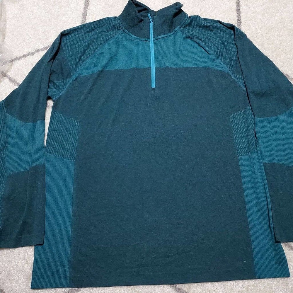 Men's Seamless 1/4 Pullover Shirt- XL pit
to pit 23in